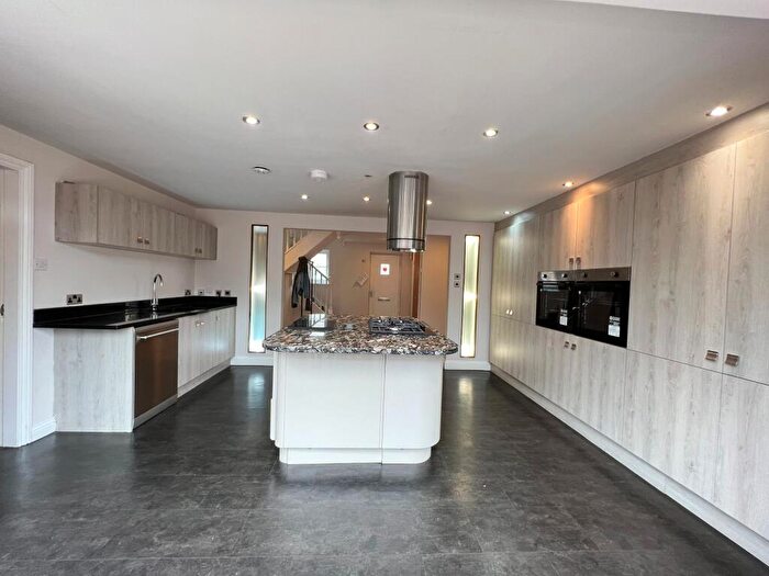 8 Bedroom Detached House To Rent In The Coach House, Melton Grove, West Bridgford, Nottingham, NG2