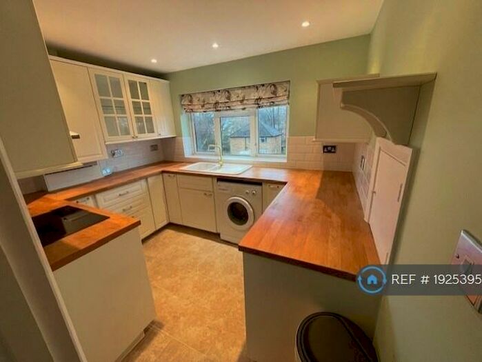2 Bedroom Maisonette To Rent In Park Road, Brentwood, CM14