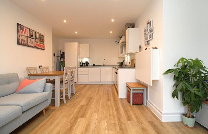 2 Bedroom Apartment For Sale In Leys Avenue, Letchworth Garden City, SG6