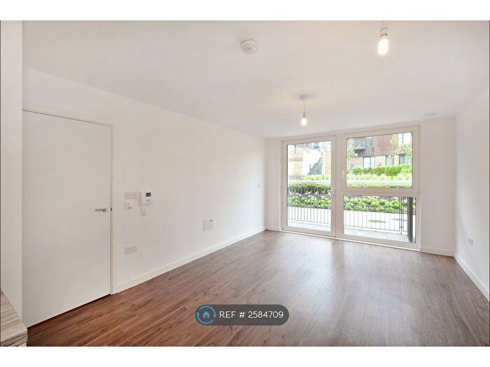 1 Bedroom Flat To Rent In Nyland Court, London, SE8