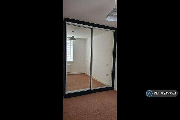 1 Bedroom Flat To Rent In Queensway, Bletchley, Milton Keynes, MK2