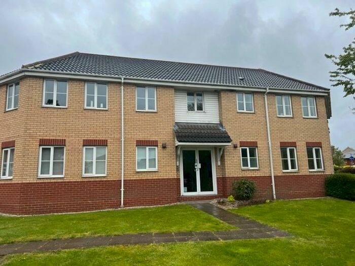 2 Bedroom Flat To Rent In Amcotes Place, Chelmsford, CM2