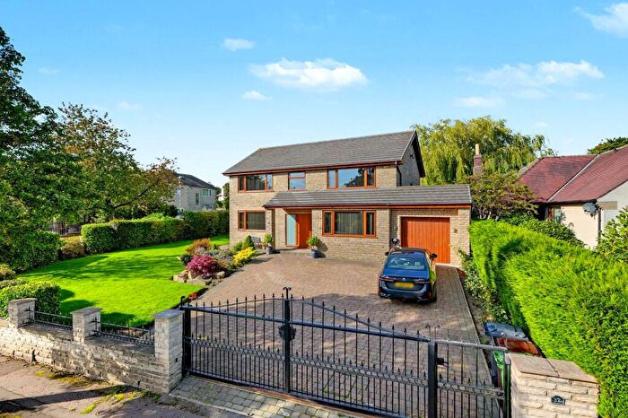 5 Bedroom Detached House For Sale In Dorchester Road, Fixby, Huddersfield, HD2