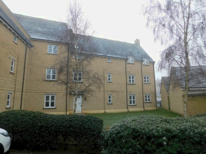 2 Bedroom Flat To Rent In Cherry Tree Way, Carterton, OX18