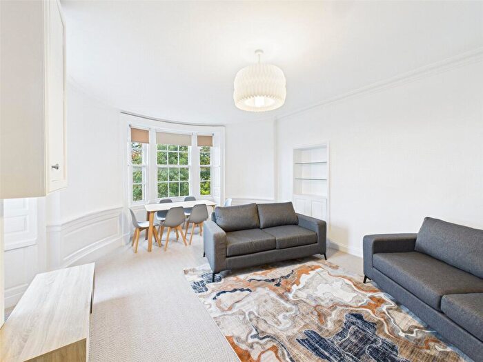 4 Bedroom Apartment To Rent In Broughton Street, Edinburgh, Midlothian, EH1