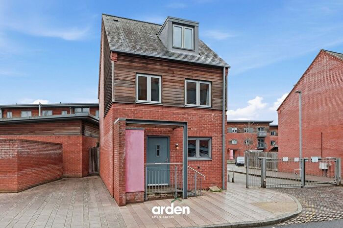 3 Bedroom Detached House For Sale In Basin Road, Worcester, WR5