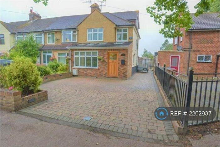 3 Bedroom End Of Terrace House To Rent In Green Lanes, Hatfield, AL10