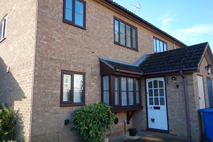 1 Bedroom Semi Detached House To Rent In Simpson Close, Maidenhead, Berkshire, SL6