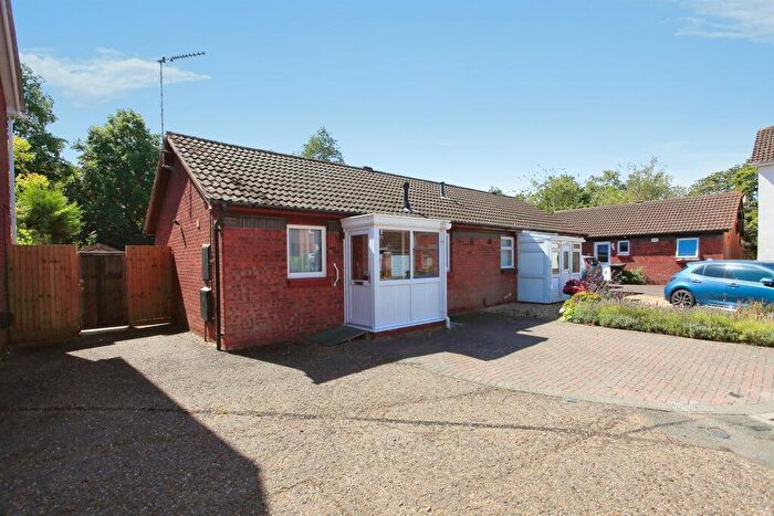 1 Bedroom Semi-Detached Bungalow For Sale In Long Pasture, Peterborough, PE4