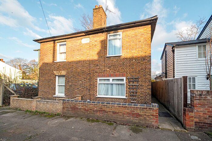 2 Bedroom Detached House For Sale In Adelphi Road, Epsom, KT17