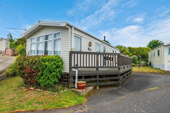 2 Bedroom Mobile/park Home For Sale In Panorama Road, Swanage, BH19