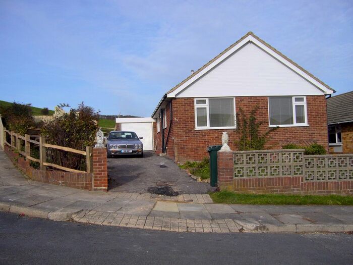 3 Bedroom Bungalow To Rent In Tumulus Road, Saltdean, BN2