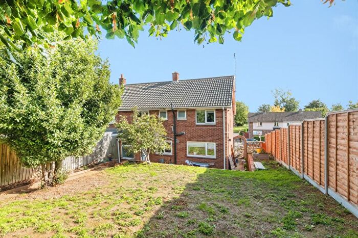 4 Bedroom Semi-Detached House For Sale In Prescott Avenue, Banbury, OX16