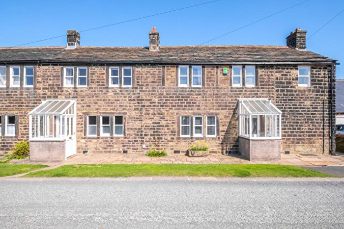 3 Bedroom Terraced House For Sale In Cross Lane, Stocksmoor, Huddersfield, HD4