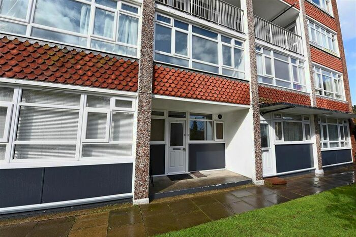 2 Bedroom Flat To Rent In Garden Royal, Kersfield Road, Putney, SW15