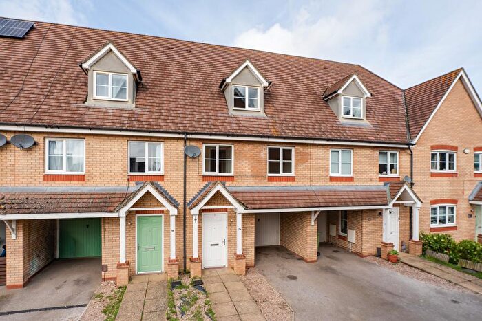 3 Bedroom House For Sale In Mansfield Way, Irchester, NN29