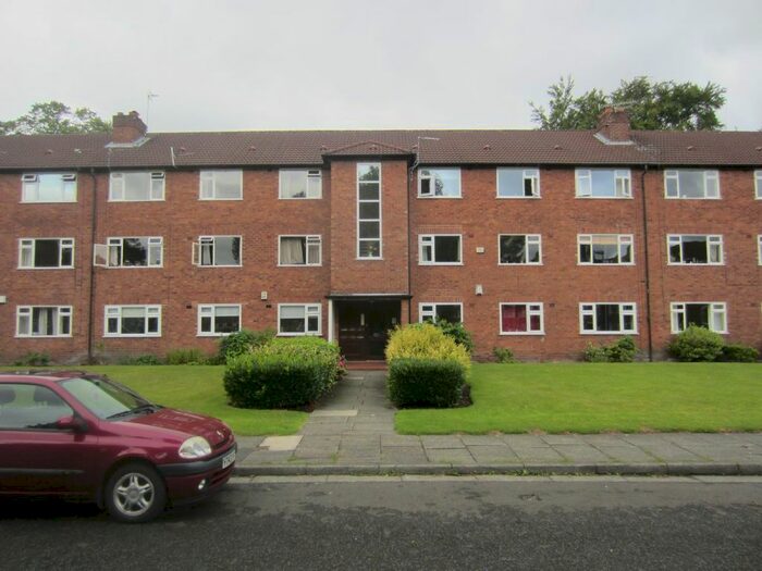 3 Bedroom Flat To Rent In Woodlawn Court, Whalley Range, Manchester, M16