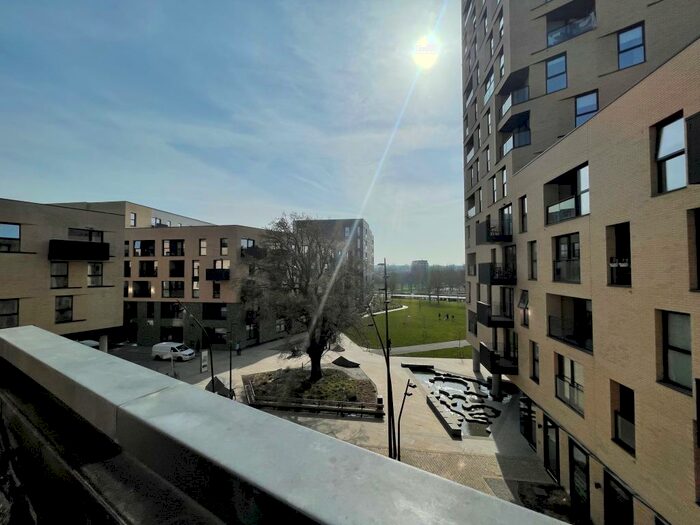 2 Bedroom Apartment To Rent In Burgess Springs, Chelmsford, CM1