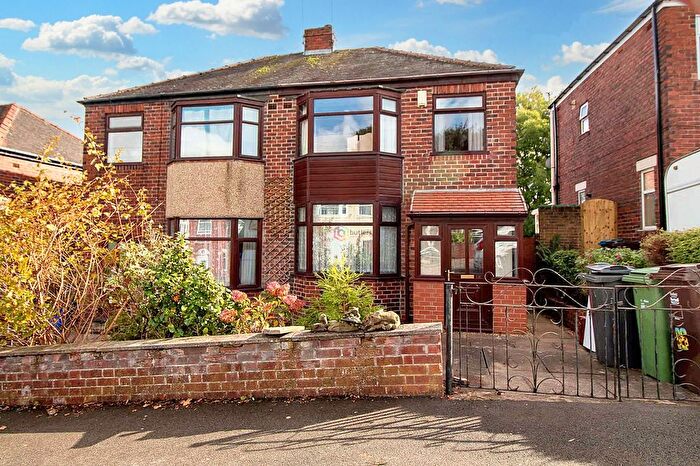 3 Bedroom Semi-Detached House To Rent In Seagrave Crescent, Sheffield, S12
