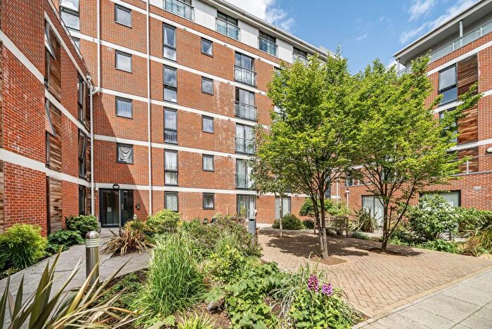2 Bedroom Flat For Sale In Carillon Court, Greatorex Street, Brick Lane, London, E1