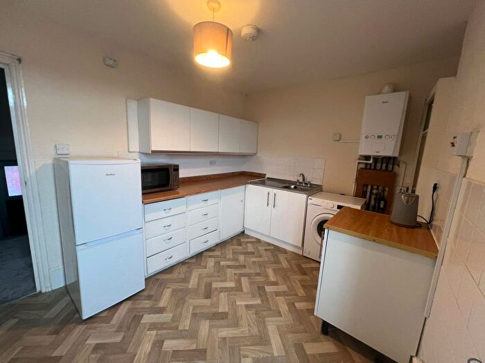 3 Bedroom Flat To Rent In High Street, Barry, CF62
