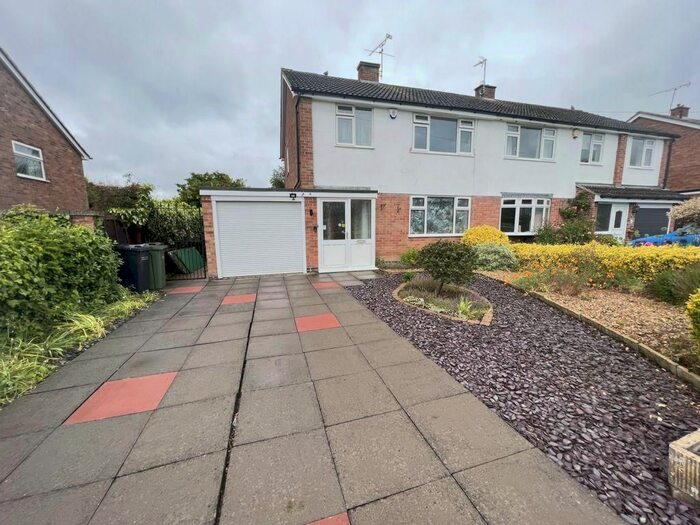 3 Bedroom Semi-Detached House To Rent In Dove Rise, Oadby, LE2