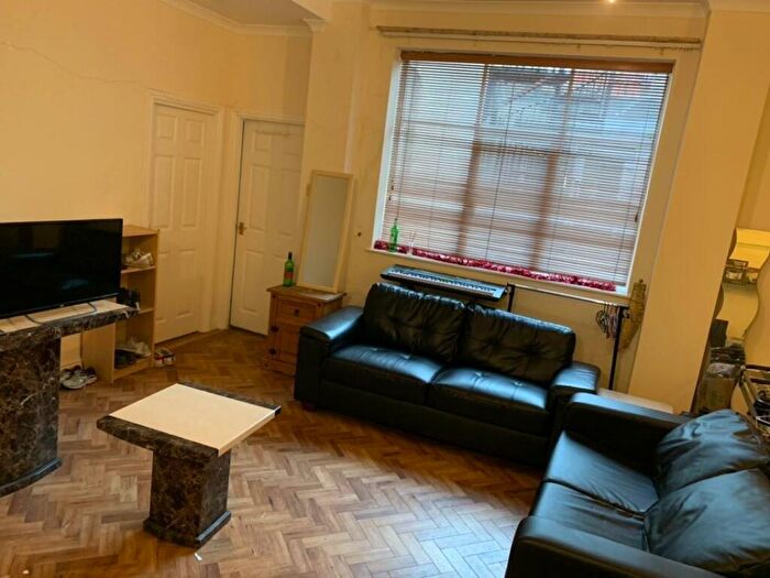 2 Bedroom Apartment To Rent In Oxford Place, Oxford Road, City Centre, Manchester, M1