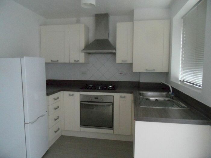 2 Bedroom Flat To Rent In Cysgod-Y-Bryn, Rhos On Sea, LL28