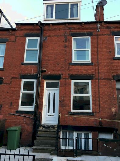 2 Bedroom Terraced House To Rent In Longroyd Street, Leeds, West Yorkshire, LS11