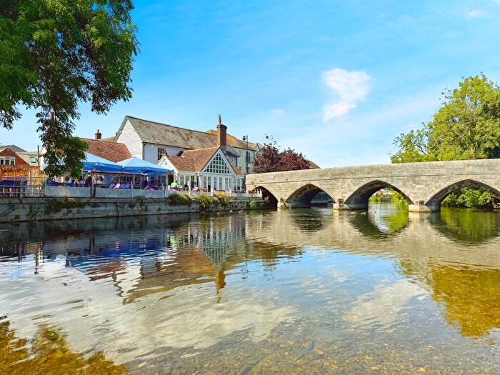 2 Bedroom Flat For Sale In Riverside Place, Fordingbridge, SP6