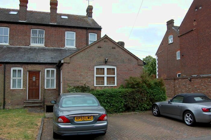 1 Bedroom Detached House To Rent In West Street, Dunstable, LU6