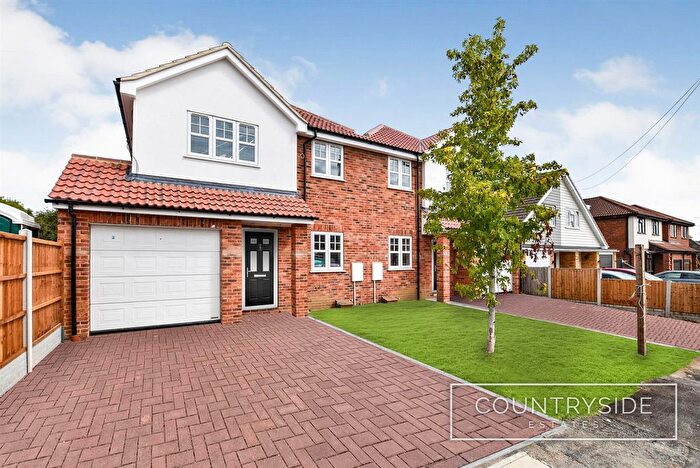4 Bedroom Semi-Detached House For Sale In Wavertree Road, Benfleet, SS7