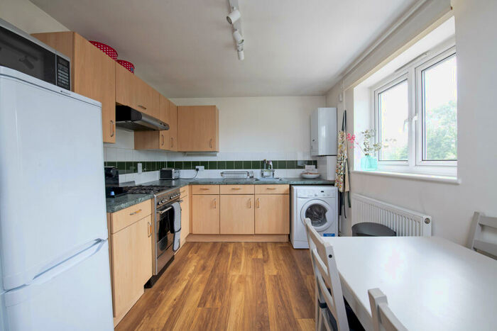 1 Bedroom Flat To Rent In Winders Road, London, SW11