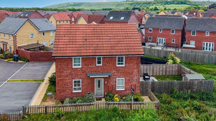 3 Bedroom Semi-Detached House For Sale In Baynton Close, Westbury, BA13