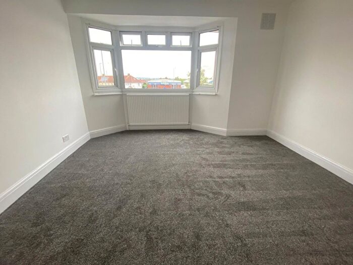 2 Bedroom Flat To Rent In Rochester Road, Gravesend, Kent, DA12