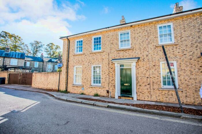 2 Bedroom Apartment To Rent In Fair Street, Cambridge, CB1