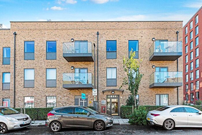 2 Bedroom Flat To Rent In Blairderry Road, London, SW2