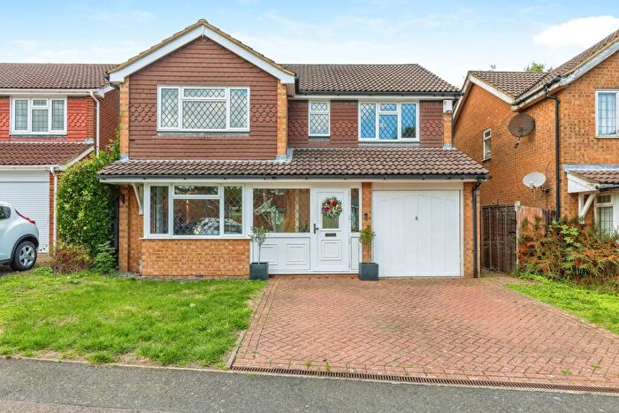 4 Bedroom Detached House For Sale In Keefe Close, Bluebell Hill, Chatham, ME5