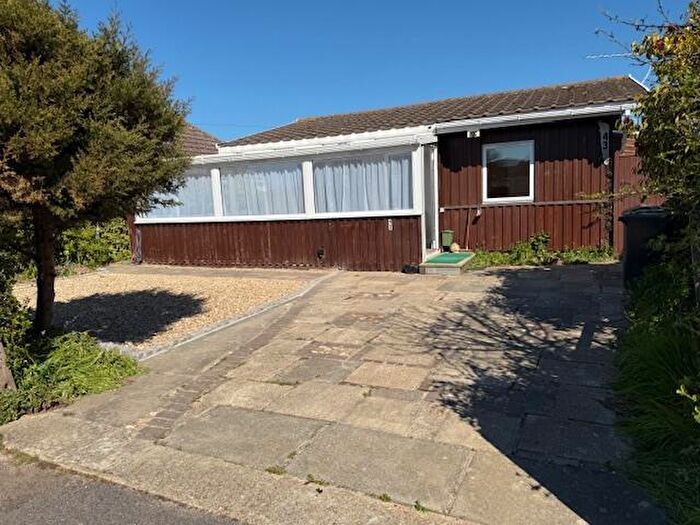 2 Bedroom Detached Bungalow To Rent In Wheatlands Avenue, PO11