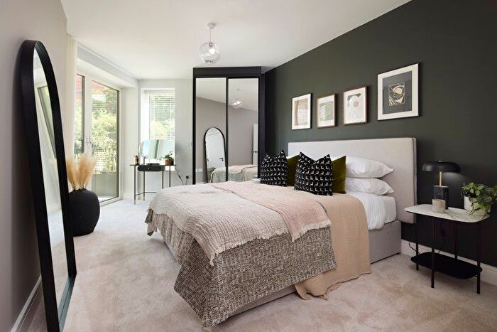 3 Bedroom Flat For Sale In Silver Road, Lewisham, SE13