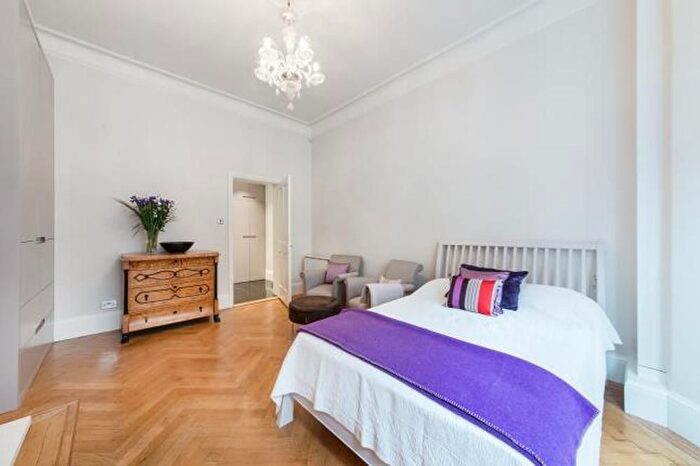 Studio To Rent In Upper Berkeley Street, Marylebone, London, W1H
