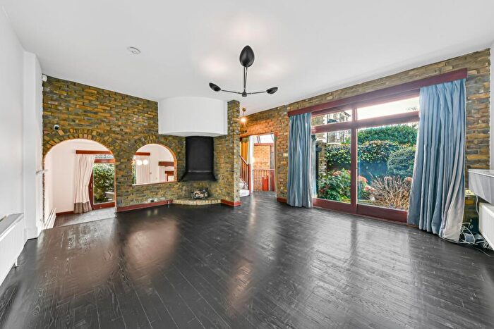 3 Bedroom Mews To Rent In Wavel Mews, South Hampstead, NW6