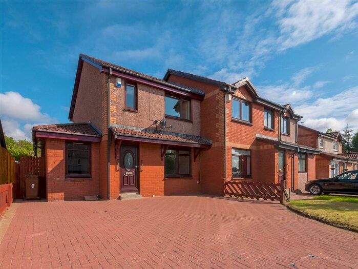 4 Bedroom Semi-Detached House To Rent In Waukglen Crescent, Glasgow, G53