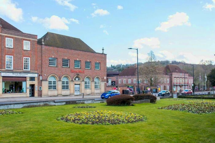 2 Bedroom Flat To Rent In Easton Street, High Wycombe, HP11