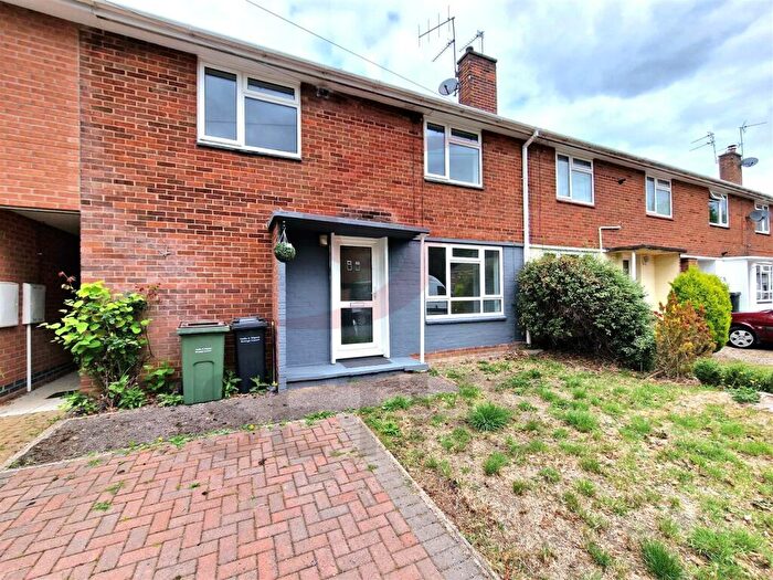 2 Bedroom End Of Terrace House To Rent In Aisne Road, Wigston, Leicester, LE18
