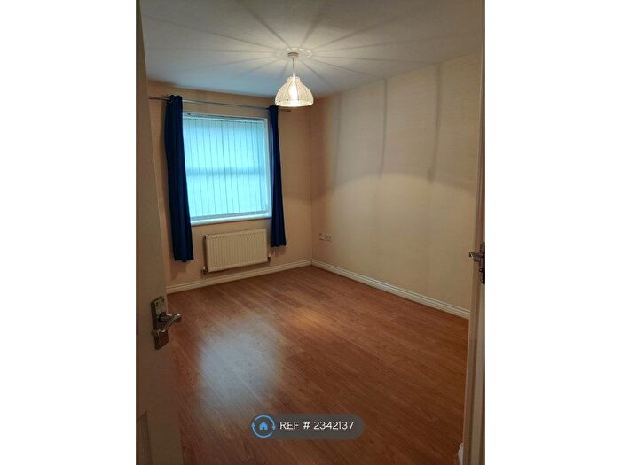 2 Bedroom Flat To Rent In Dunster Close, Rugby, CV22