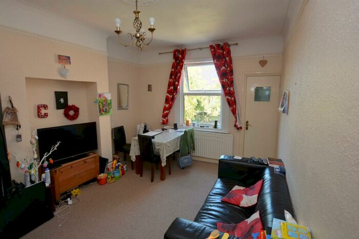 1 Bedroom Flat To Rent In Cunningham Park, Harrow, HA1