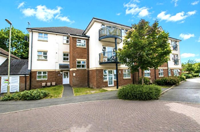 2 Bedroom Flat To Rent In Camborne Close, Bishopstoke, Hampshire, SO50