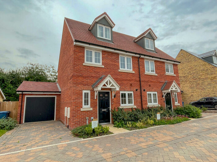 4 Bedroom Semi-Detached House To Rent In Webb Avenue, Newmarket, Suffolk, CB8