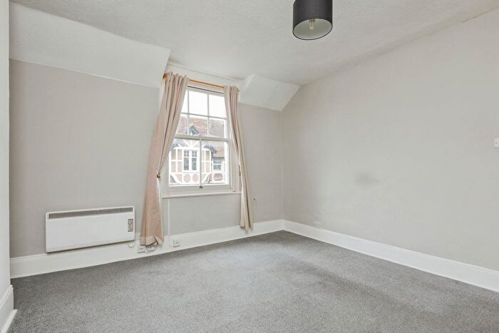 1 Bedroom Flat For Sale In Lime Hill Road, Tunbridge Wells, Kent, TN1
